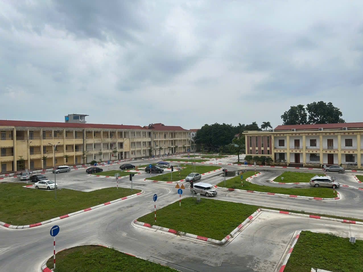 Sân tập lái xe đạt chuẩn